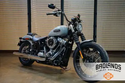 $115 Bi-Weekly 2025 Harley-Davidson Street Bob Features may include: DESIGN LED Lighting Clear, brig...