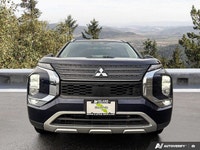 Experience the effortless blend of style and practicality with this 2022 Mitsubishi Outlander SE. Bo... (image 7)