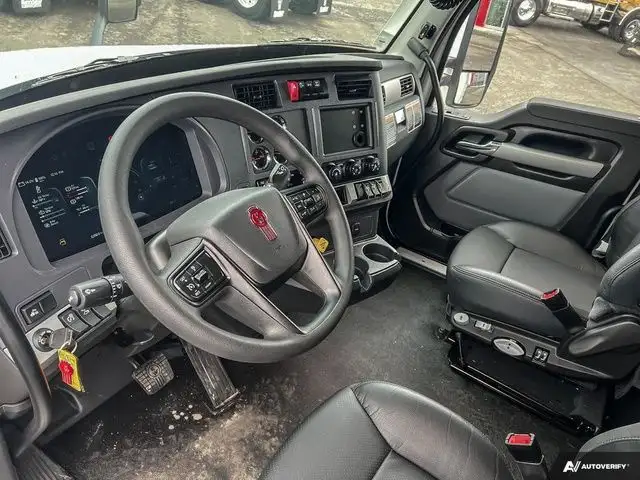 2025 Kenworth T680 in Heavy Trucks in Moncton - Image 13