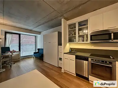 Idéalement situé dans la partie la plus dynamique de Griffintown, à un coin de rue de la future stat...