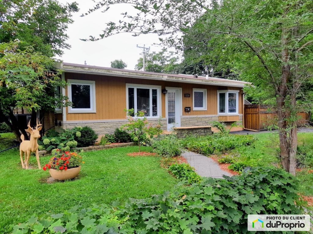 $670,000 - Split Level for sale in Anjou — photo 1