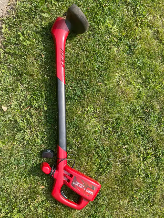 Toro 112-1566 8" Cordless Grass Trimmer weed wacker - READ NOTE in Lawnmowers & Leaf Blowers in City of Toronto - Image 2