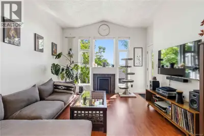 Outdoor living takes centre stage at this bright top floor 1-bed + office condo. While most condos o...