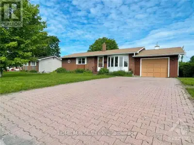 27 OAKVIEW AVENUE Ottawa, Ontario