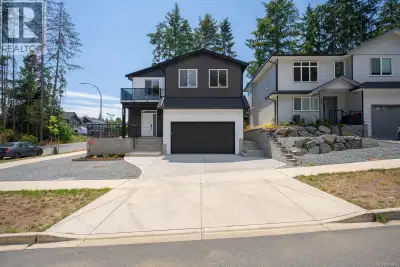 Welcome to 351 Avaani Way a brand new 6 bedroom, 4 bathroom home with a fully self contained 2 bedro...