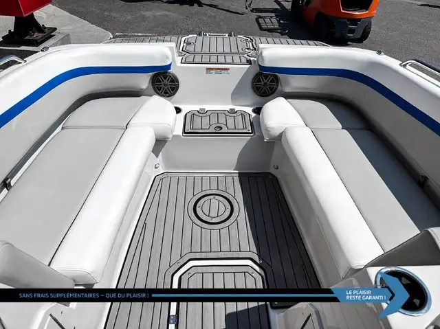 2023 STARCRAFT SVX 211 OB 140hp deck boat bateau Ponte in Powerboats & Motorboats in Laval / North Shore - Image 23