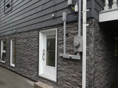 Available now! Take advantage of this quality, well maintained 1 bedroom unit on a one year lease -...