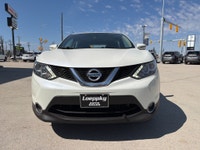 Drive smart with this well-equipped 2018 Nissan Qashqai SV—a compact SUV that blends efficiency, com... (image 7)