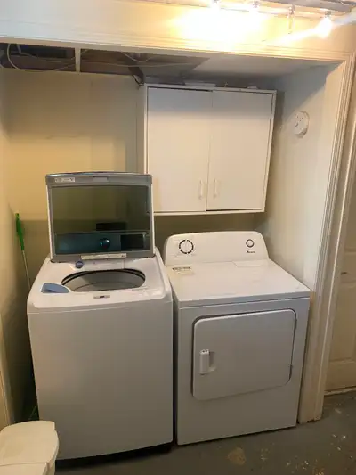 31C Fourth Street, Moncton – Basement Bachelor Basement bachelor apartment located at 31C Fourth Str...