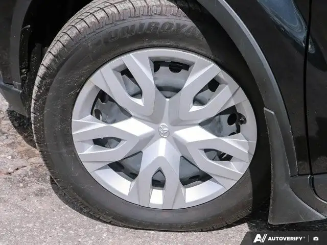 2022 Toyota C-HR LE | Accident Free | Backup cam in Cars & Trucks in Oshawa / Durham Region - Image 25