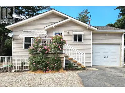 Welcome to the beautiful lakefront community of Parker Cove! This well-maintained 3-bedroom, 2.5-bat...