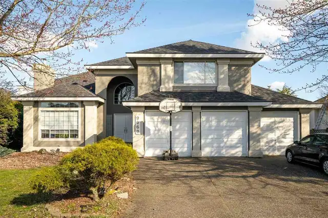 9060 162 STREET Surrey, British Columbia62854408602243122