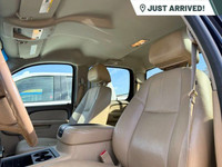 Leather Seats, Climate Control, Steering Wheel Audio Controls, Bose Speaker System, Rear Vision Came... (image 3)
