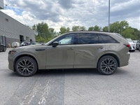 Le Mazda CX-70 Premium 2025 est un VUS intermédiaire haut de gamme qui se démarque par son design él... (image 7)