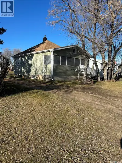 Perfect Starter, Retirement, or Investment Home in Hudson Bay! This charming one-bedroom home is pac...