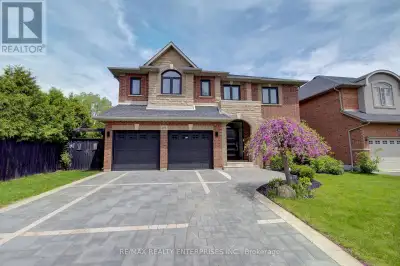 Beautiful 4 bedroom home Fully Renovated From Top To Bottom. 4336 sqft Of total Living space. Tremen...
