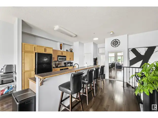 #404 9804 101 ST NW Edmonton, Alberta62863799423107122