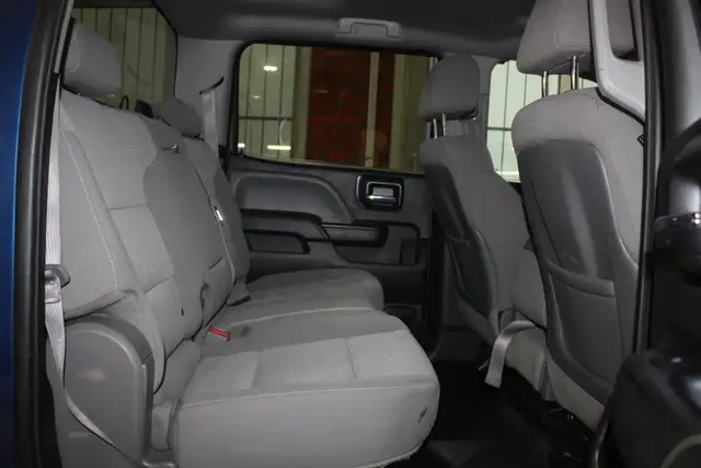 2015 Chevrolet Silverado 1500 LT in Cars & Trucks in City of Montréal - Image 8