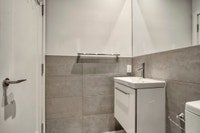 Renovated Akelius studio apartment for rent. Located near Sherbooke in the Milton Park neighborhood,... (image 6)