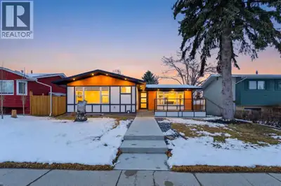 OPEN HOUSE SAT & SUN- 9th and 10th May- FROM 1PM TO 3PM. Welcome to this extensively renovated bunga...