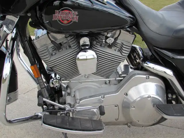 2004 Harley-Davidson FLHT - Electra Glide 61,000 KM New Cam Tens in Sport Touring in Leamington - Image 23