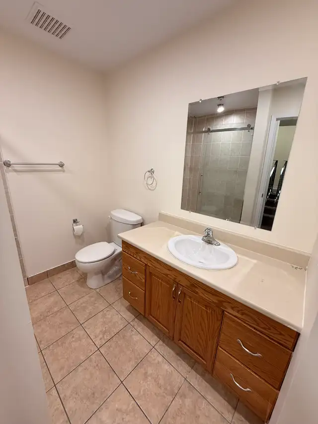 Spacious 2-Level 2BR w/ Private Deck - Heat/Water/PK Incl in Long Term Rentals in City of Halifax - Image 17
