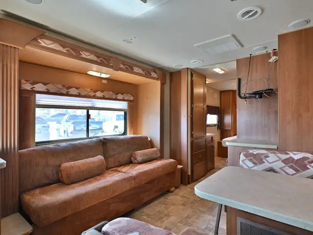 2010 Trailblazer T240S in Travel Trailers & Campers in St. Albert - Image 10