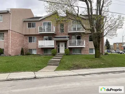 Joli condo, au 1er étage, deux chambres à coucher, avec une localisation enviable, près de toutes co...
