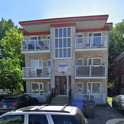 418-655-8281 À voir au 2315 Boulevard Cardinal-Villeneuve appartement #2, beau grand 4 1/2 situé au...