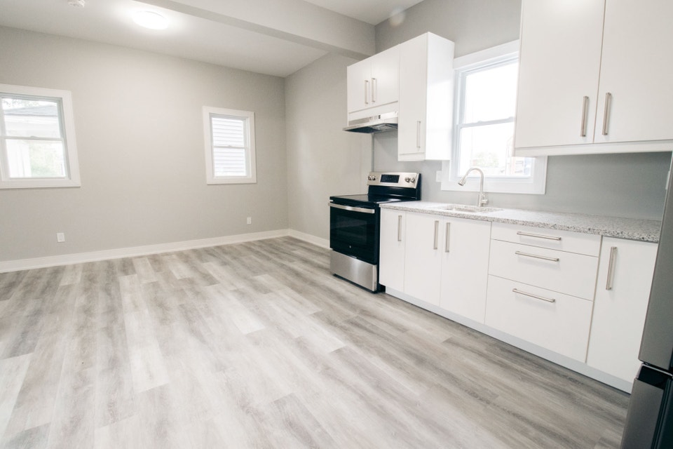 80 Page St, St. Catharines - Bachelor Apartment 3
