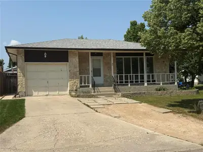 4L//Winnipeg/SS August 5th . Offer As Received. Glorious Bungalow Front Driveway Access with Attache...