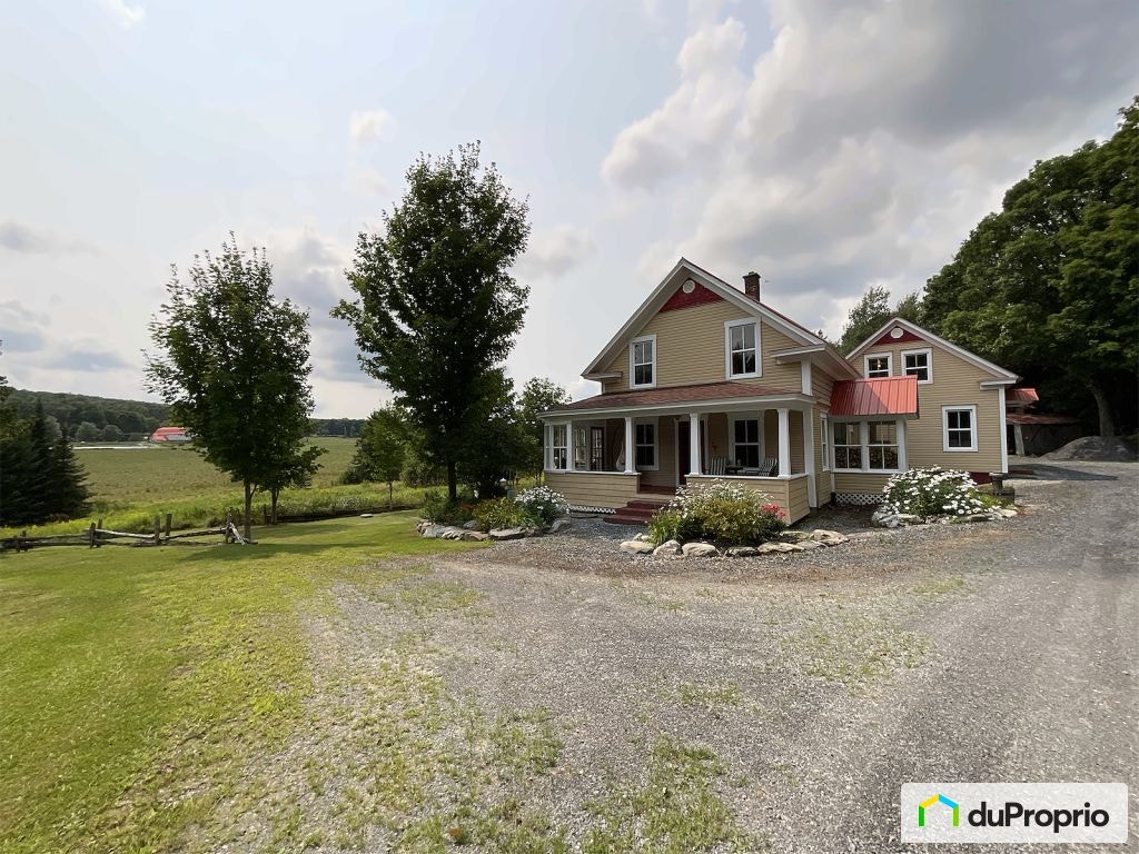 $999,000 - Acreage / Hobby Farm / Ranch in St-Isidore-de-Clifton — photo 1