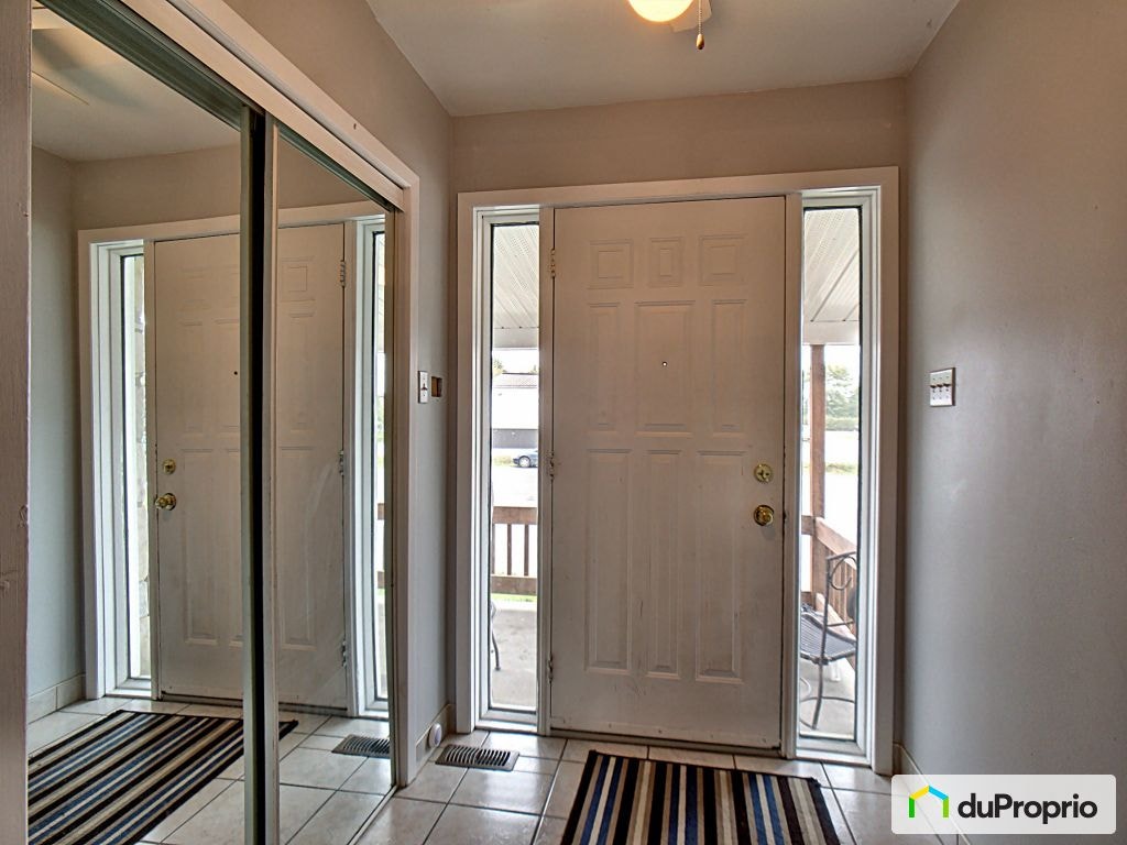 $680,000 - Split Level in St-Jean-sur-Richelieu (L'Acadie) — photo 2
