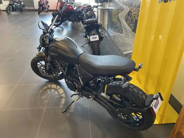 2025 Ducati Scrambler Icon Dark in Street, Cruisers & Choppers in City of Halifax - Image 5