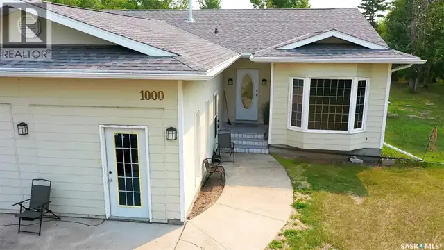 1000 Railway AVENUE W Foam Lake, Saskatchewan in Houses for Sale in Saskatoon - Image 8