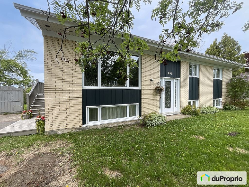 $425,000 - Bungalow for sale in Rimouski (Rimouski) — photo 1