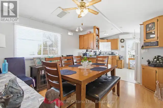 428 PINE PASS Centre Wellington, Ontario in Houses for Sale in Oakville / Halton Region - Image 16