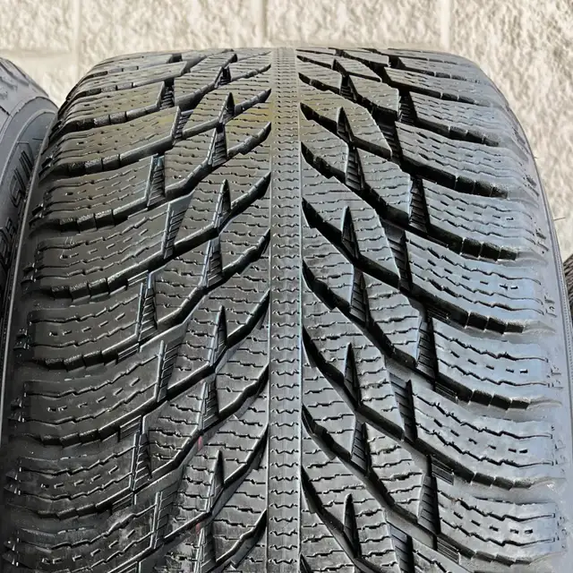 (95%) 4x 255/50R20 Nokian Winters w/ BMW X5/X6 Wheels + TPMS in Tires & Rims in City of Toronto - Image 5