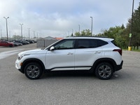 // ACCIDENT FREE!! // This 2025 Kia Seltos EX AWD is a smart choice for drivers who want comfort, co... (image 9)