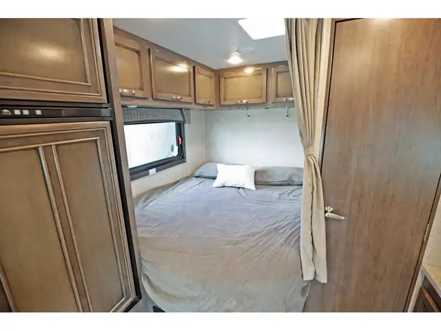 2024 Jayco Redhawk SE redhawk 22A 1 extension Classe C 24 pieds in RVs & Motorhomes in Laval / North Shore - Image 15