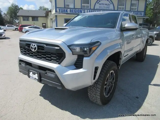 2024 Toyota Tacoma LIKE NEW TRD-VERSION 5 PASSENGER 2.4L - DOHC. in Cars & Trucks in Markham / York Region - Image 3