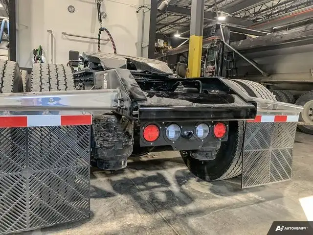 2025 Kenworth T680 in Heavy Trucks in Moncton - Image 20