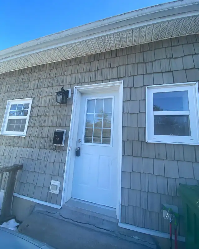 3 LEVEL 2 BR   DEN 1.5 BATH HALIFAX TOWNHOUSE AVAILABLE MARCH 1