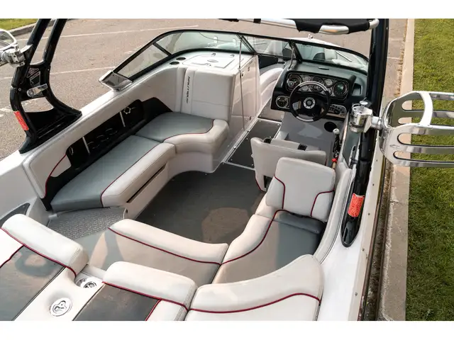 2009 Nautique 216V in Powerboats & Motorboats in Laurentides - Image 12