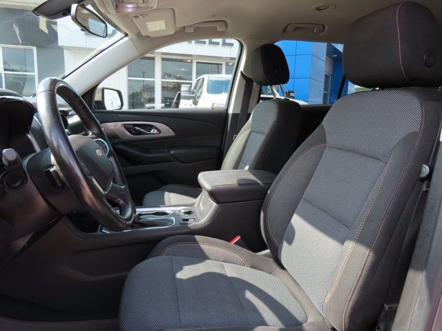 2018 Chevrolet Traverse LT Cloth 3.6L AWD in Cars & Trucks in Regina - Image 3