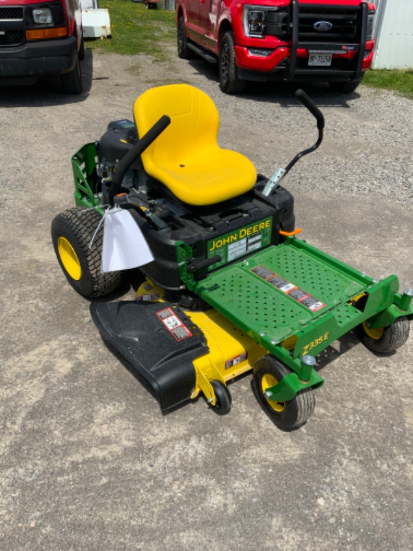 2023 John Deere Z335e zero turn lawn mower New Lawnmowers & Leaf