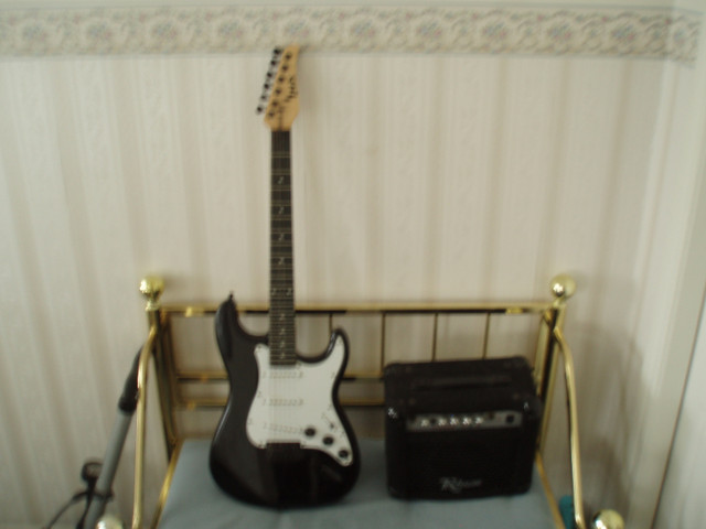 ELECTRIC GUITAR AND AMPLIFIER  --  LIKE NEW in Guitars in Kitchener / Waterloo