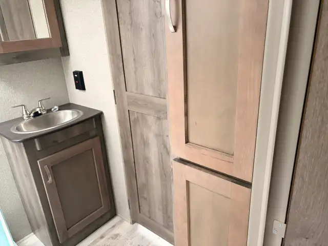 2018 Keystone SPRINTER 29 FWBH in Travel Trailers & Campers in St. Albert - Image 28