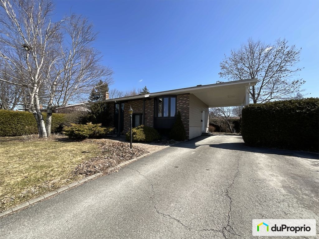 $485,000 - Bungalow for sale in Sherbrooke (Mont-Bellevue) — photo 1