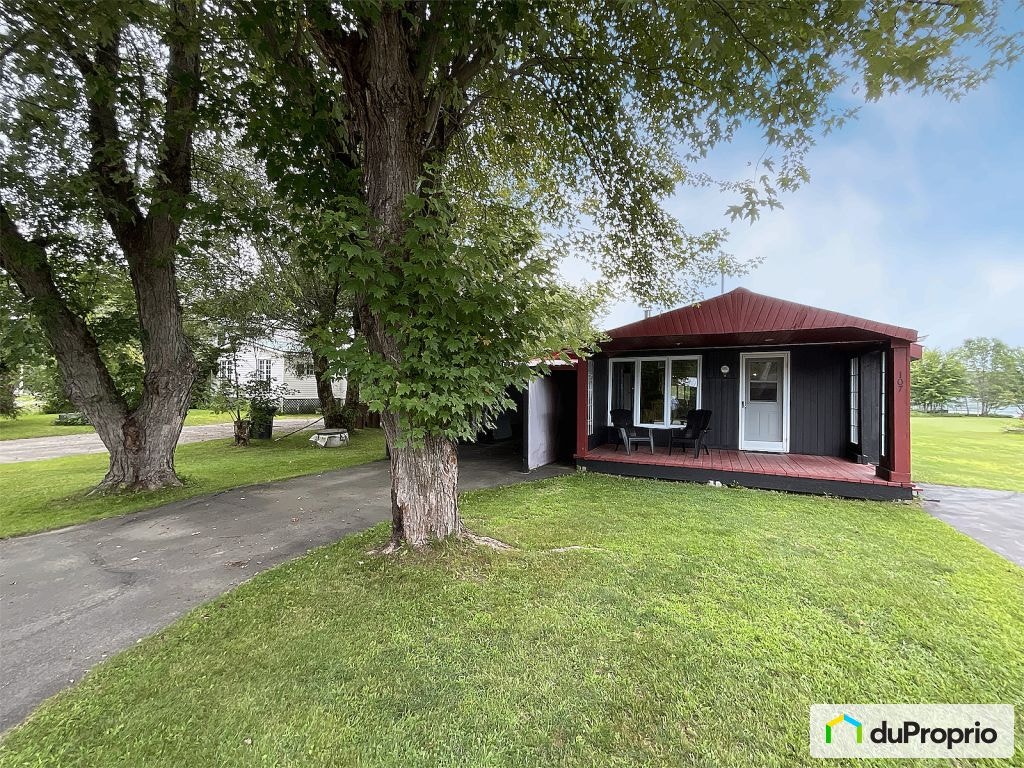$366,900 - Cottage for sale in Val-des-Sources — photo 2